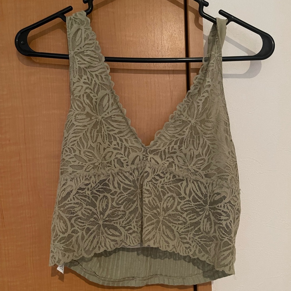 Arie crop top